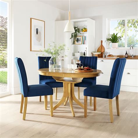 Hudson Round Extending Dining Table And 6 Salisbury Chairs Natural Oak