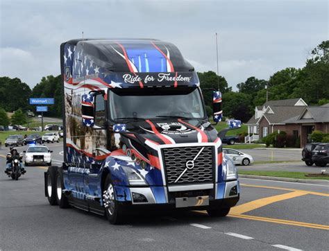 Volvo Tribute Trucks Honor Military Heroes Fleet News Daily