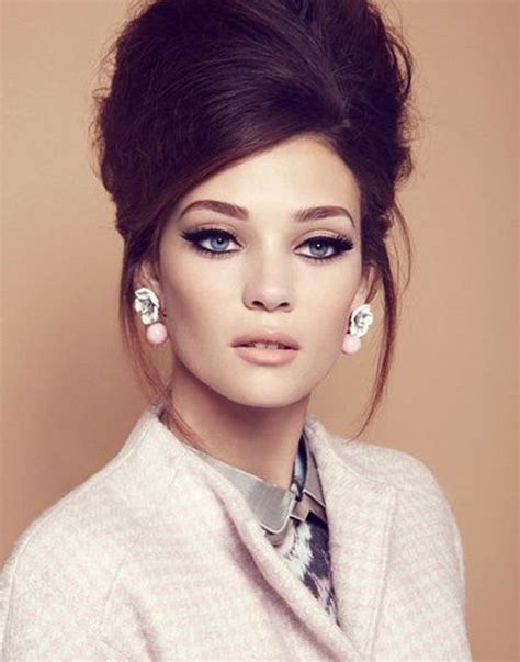 We Love This 60s Inspired Hair And Makeup Retro Hairstyles Vintage