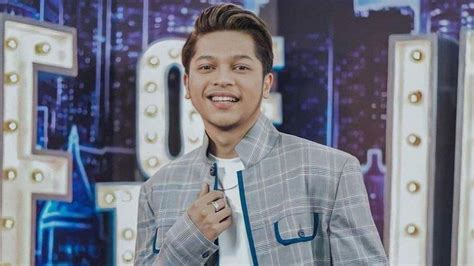 Mark Natama Juara Indonesian Idol Si Ganteng Bersuara Keren Ini Biodata Lengkapnya