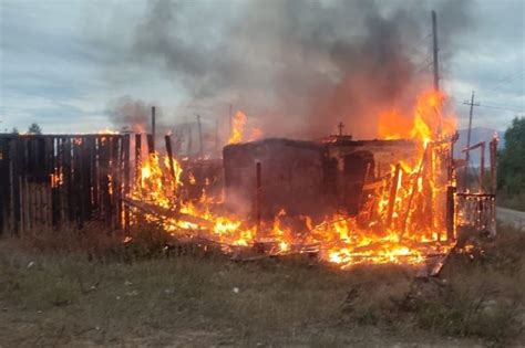 7 пожаров за ночь Неизвестные сожгли дома в поселке Бурятии ФОТО