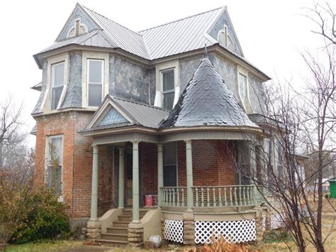1870 Victorian For Sale In Chetopa Kansas — Captivating Houses
