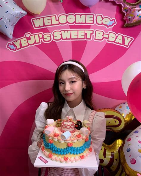 Birthday Icon Birthday Posts Birthday Cake Happy Birthday Jeonju Fandom Orange Fox Mbti
