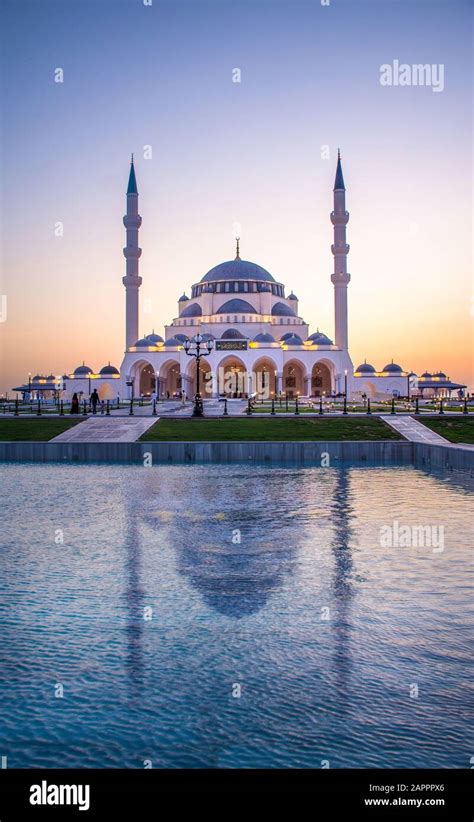 Beautiful Mosque In Sharjah Second Largest Masjid In United Arab