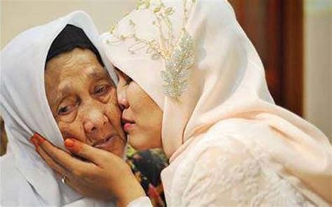 Dalil dan penjelasan tentang keutamaan doa ibu. Doa Ibu yang Dikabulkan (With images) | Doa ibu