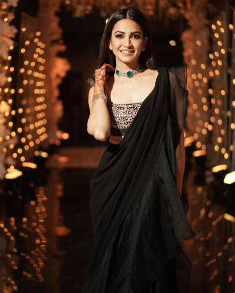 Kriti Kharbanda Is A Black Beauty In A Ridhi Mehra Saree For A Wedding