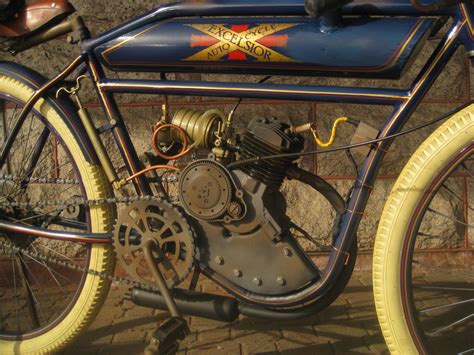Replica indian boardtrack racer with manual clutch and modified gx200 engine, billet flywheel, arc conrod, flat top piston, ram. Antique 1910 boardtrack racer replica Excelsior Indian Harley