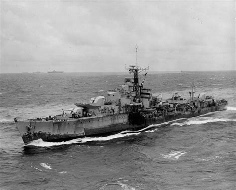 Hms Terpsichore R33 Here In The Pacific In Aug 1945 Was A T Class