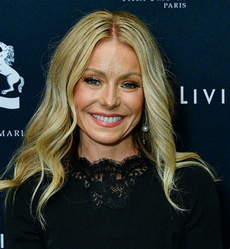 Kelly Ripa Shares A Never Before Seen Photo Of Her Dad On Instagram