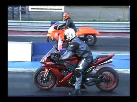 Hayabusa (suzuki gsx 1300 r) or yamaha r1? DragBike Race R1 VS Hayabusa 8 SEC 1/4 MILE - YouTube
