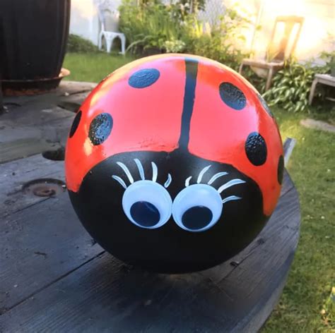 Upcycle Old Bowling Balls Into Cheerful Ladybug Decor For Your Garden