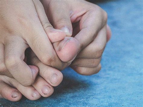 Big Toe Pain 7 Causes Other Symptoms Treatment And More
