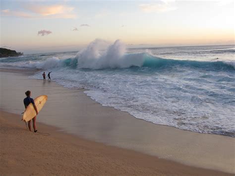 Makaha Oahu Shorebreak Rip Tides And Incoming Waves Collide For Big