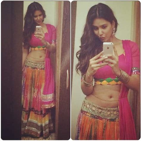 Top 121 Sexiest Pictures Of Sonam Bajwa Hot Navel Cleavage Photo Gallery