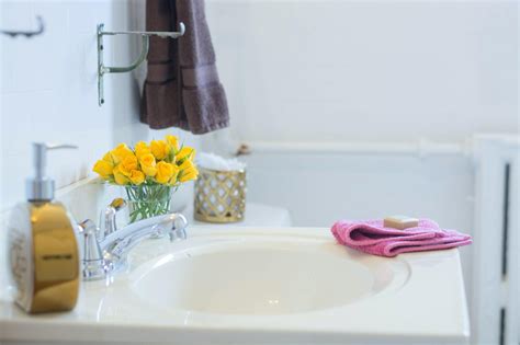 How To Keep Bathroom Clean And Fresh 6 Simple Daily Routine