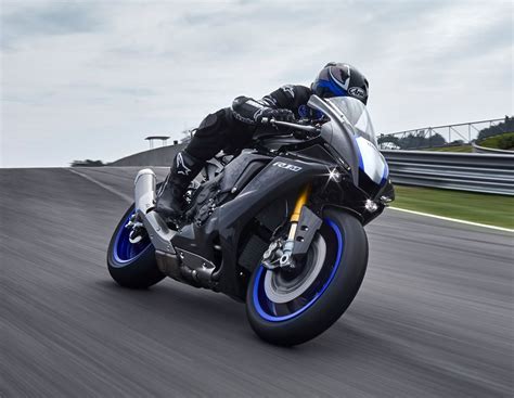 The r1m remains the pinnacle of yamaha supersport motorcycles, and short of grabbing one of valentino rossi's old motogp bikes, this is the most performance you can have with the tuning forks logo. 2021 Yamaha YZF-R1M|Motorcycles - Yamaha 5 Star Motorcycle ...