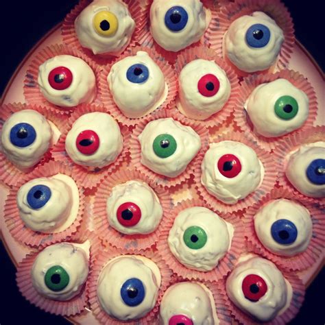 Eyeball Cake Pops With Smartie Eyes Eyeball Cake Pops Melanie Martinez
