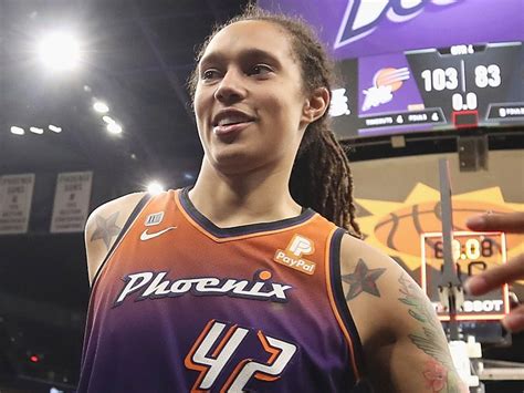 Brittney Griner Dunks In First Workout Since Release Wnba Future Uncertain Elocal Today