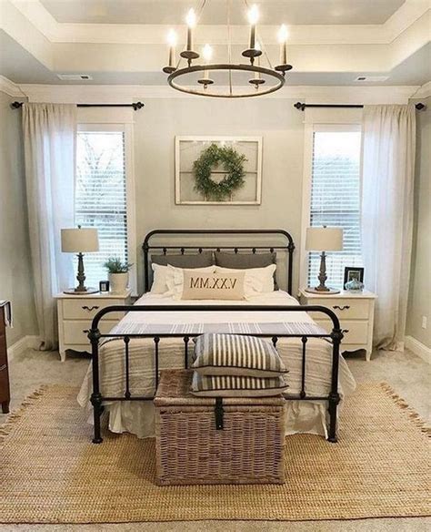 20 Wrought Iron Bed Decorating Ideas