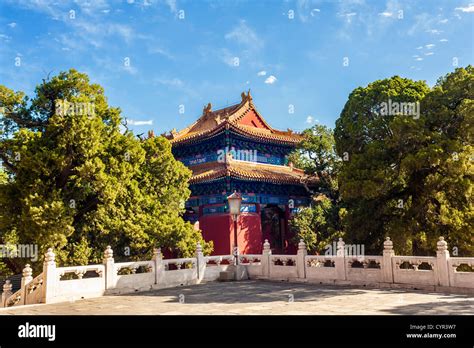 Stone Tablet Pavilion At Confucian Temple Beijing Stock Photo Alamy