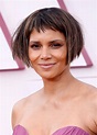 Halle Berry Debuts a New Haircut on the Oscars Red Carpet | Vogue