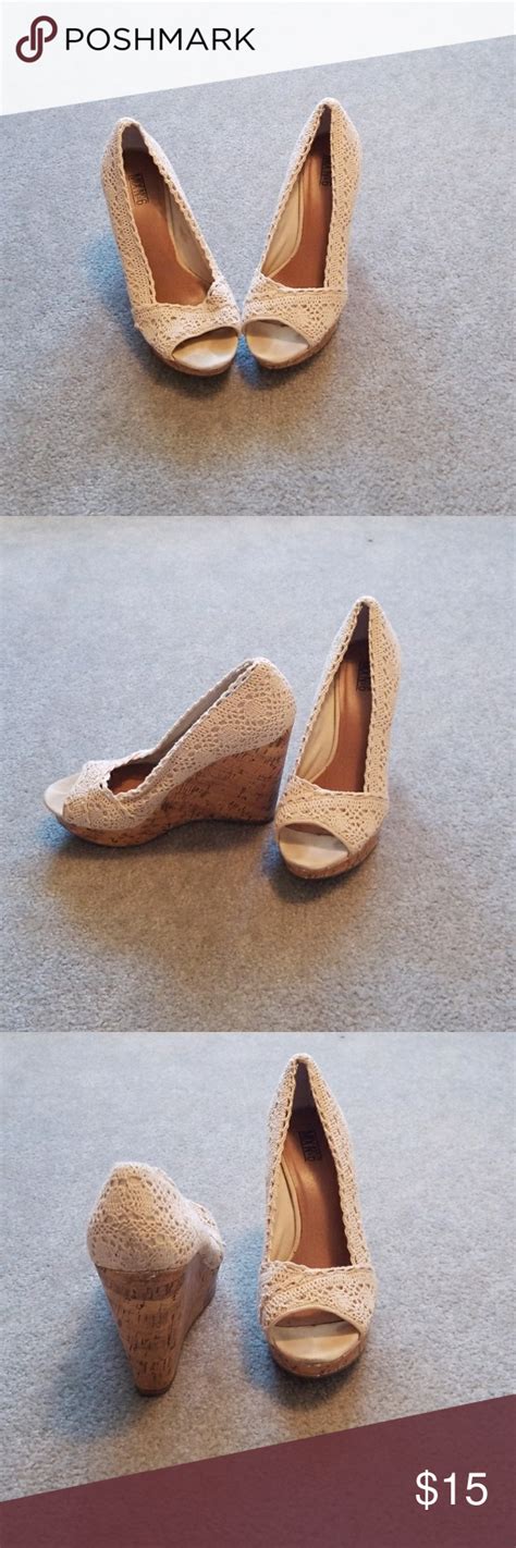 Beige Summerfall Wedges Beige Thick Lace Material With A Cork Like