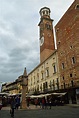 Dei Lamberti Di 4 Torre Delle Erbe Verona Italy Della Piazza Immagine ...