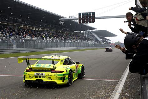 Nurburgring 24 Hours Manthey Porsche Wins Sh Motorsports Global