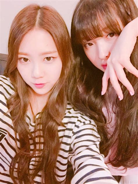 criss hallyu oh my girl omg 오마이걸 selfies part 128