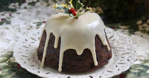 Christmas Pudding (Plum Pudding) Recipe - Christina's Cucina