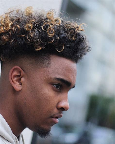 30 Bleached Curly Hair Men Fashion Style