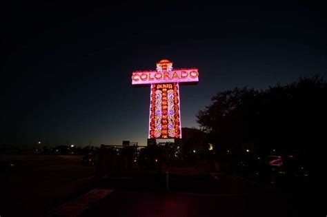 Houstons Most Famous Signs Marquees And Billboards Houston Chronicle