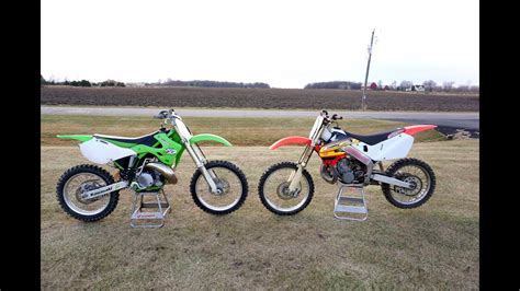 Ambas a kawasaki versys também nasceu com uma proposta multiuso. Honda Cr 250 vs Kawasaki Kx 250!!! - YouTube