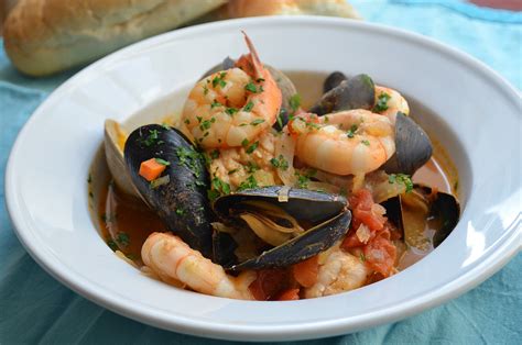 Simple Cioppino Recipe Classic Italian Seafood Stew From Three Many Cooks