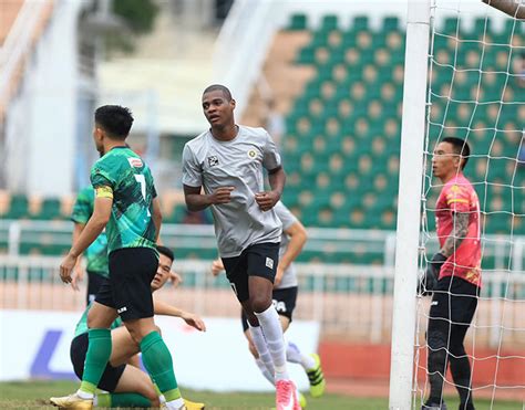 Hanoi football club, hà nội. Hà Nội FC: Nỗi lo hàng thủ trước V.League 2021