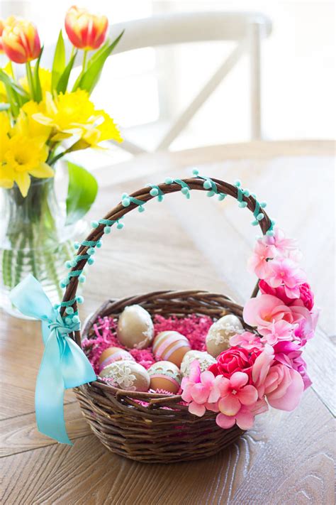 These easter basket ideas prove that you're basically a pinterest mom. Thrifty DIY: Floral Easter Baskets | Design Improvised