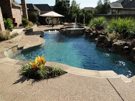 Dreamy outdoor pools have become a visual element in modern homes. Backyard Pool Landscaping Ideas - HomesFeed