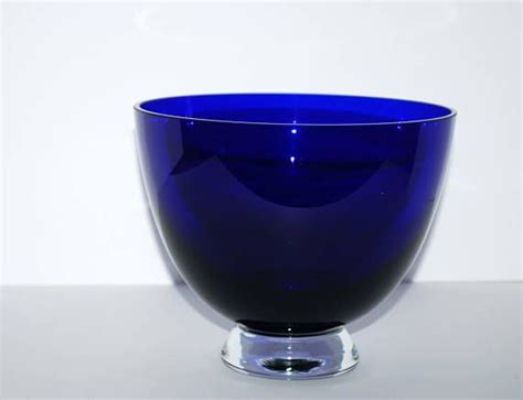 vintage cobalt blue glass bowl with clear base vintage blue etsy glass bowl blue glass
