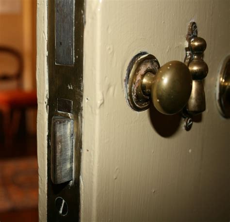 Using a bent paper clip to open a bathroom door or bedroom door. Bedroom door lock - 432 Pages