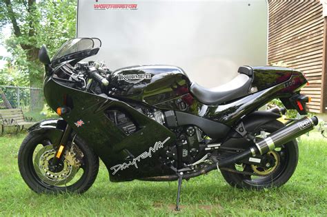 Triumph Daytona 1200