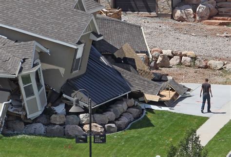 Landslide Hits Utah Neighborhood Destroys Home Daily Mail Online