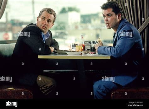 Robert De Niro And Ray Liotta Film Goodfellas Usa 1990 Characters