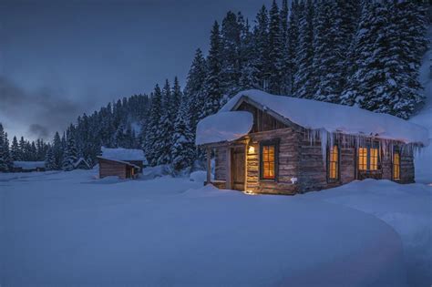 8 Cozy Cabin Rentals You Wish You Could Escape To This Winter The Manual