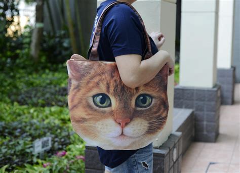 E dato che comunque vi serve un cuscino, tanto vale scegliere i cuscini e le federe più creative e straordinarie che potete trovare. borse-federe-cuscini-stampe-foto-animali-cani-gatti ...