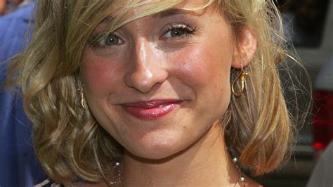 Who Is Allison Mack How Smallville Actress Became Nxivm Sex Cult Recruiter