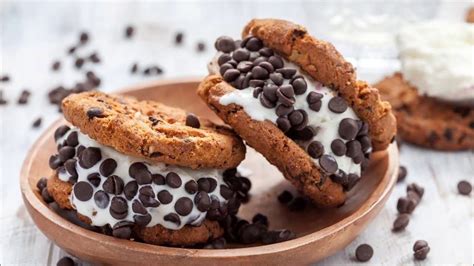 Coffee brownie ice cream sandwiches feature two layers of thin but ultra rich and fudgy brownie cookies sandwiching a generous coffee + chocolate = a match made in heaven. CUISINART Coffee Machines & Makers | Easy desserts, Recipes with few ingredients, Desserts