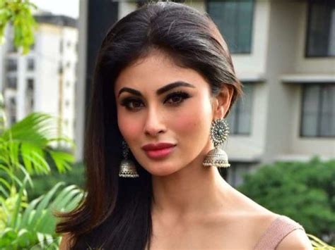 Cannot Pick Someone And Start Dating Mouni Roy Speaks About Her