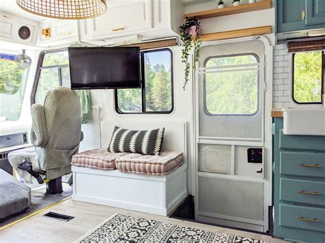 Before After An Outdated Rv Gets A Gorgeous Update Thanks To Some