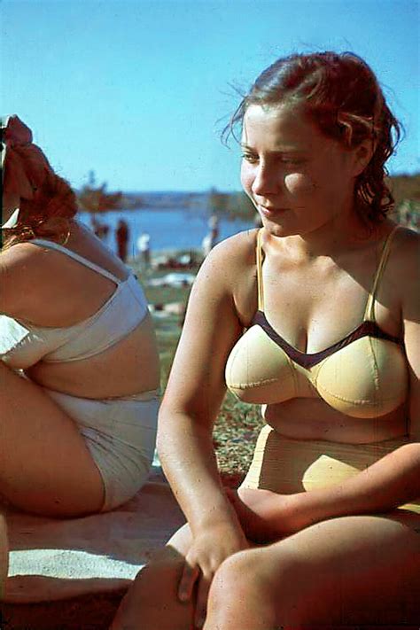 Ww2 Wwii Photo German Girls On Beach In Bathing Suits World War Two 8188 For Sale Soviet