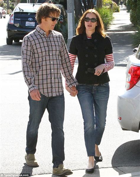 Julia Roberts Gushes About Husband Danny Moder In Speech 446